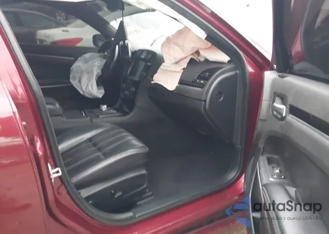 2019 Chrysler 300 300S z USA, uszkodzony, nr VIN 2C3CCABG9KH637279